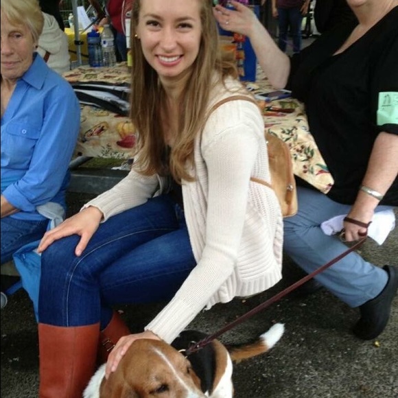 Meet Your Posher, Briana! - Picture 3 of 4