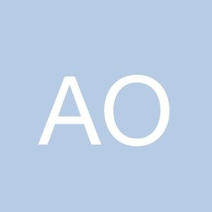 Meet your Posher, Adrianne