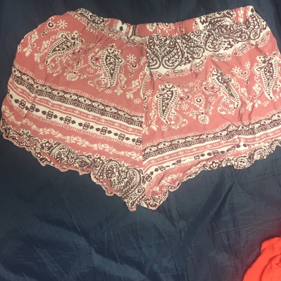 Shorts - Picture 3 of 3