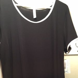 2X BNWT Classic T Black with white trim