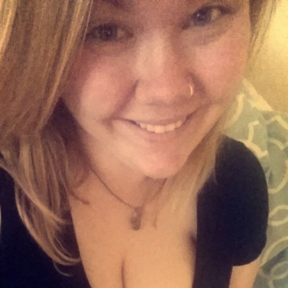 Meet your Posher, Stephanie - Picture 1 of 1