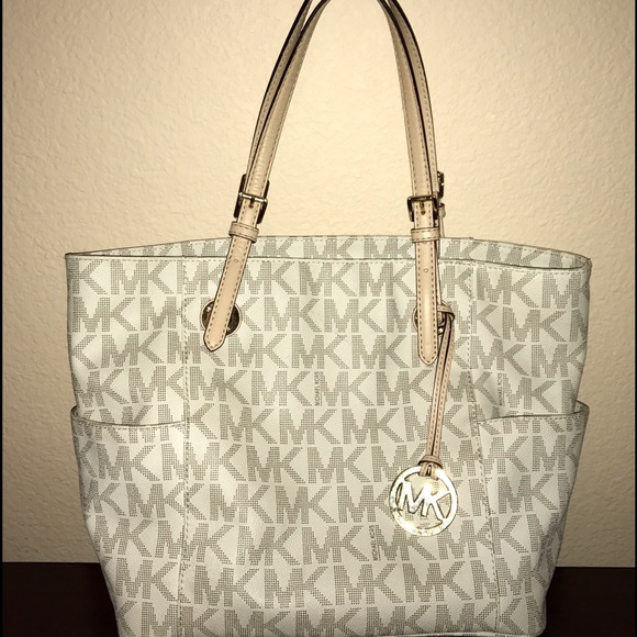 Michael Kors Signature Tote Vanilla/Ebony Logo