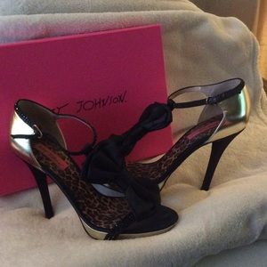 Betsy Johnson Heel