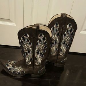 Black distressed ariat boots