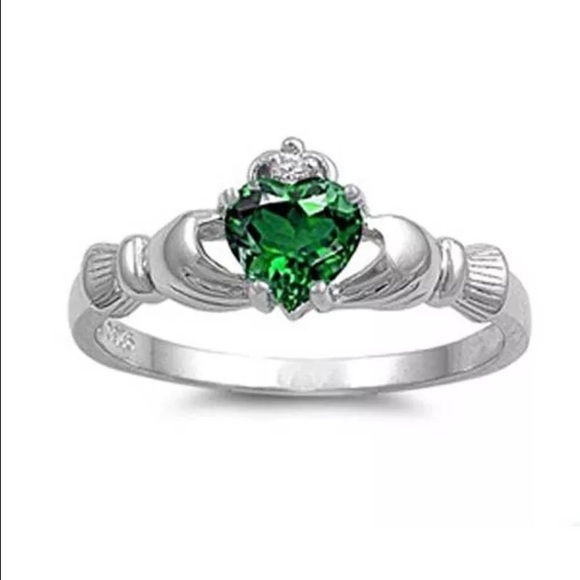 Emerald Irish Claddagh - Picture 1 of 1