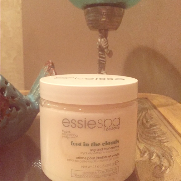 Essie spa feet in the clouds leg and foot creme