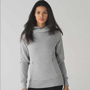 Brand new Lululemon Under Wraps pullover