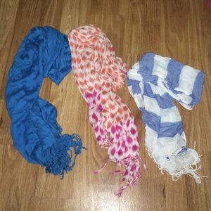 Bundle of Scarfs (3)