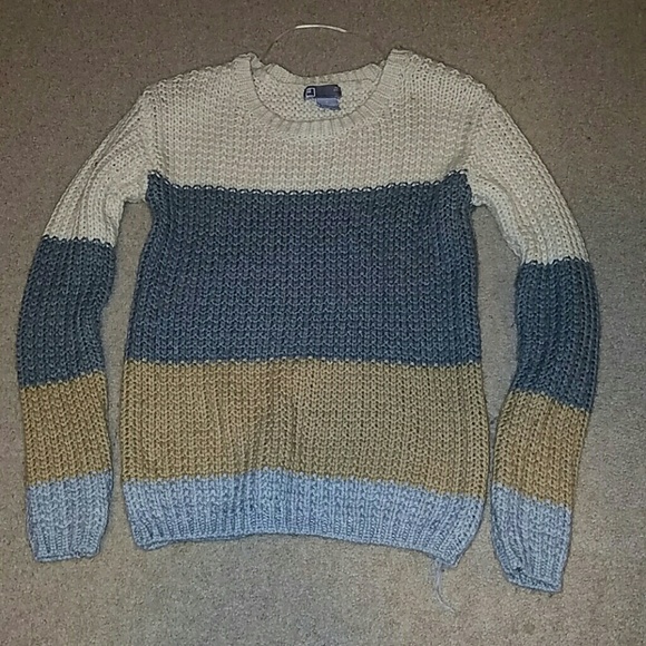 Knit pullover sweater