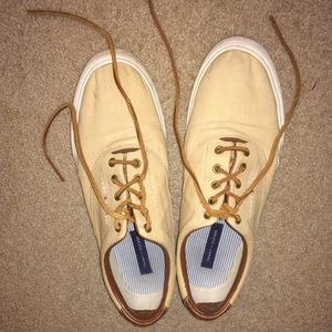 Tommy Hilfiger mens canvas shoes