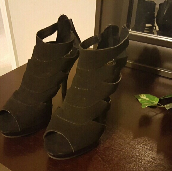 Unlisted by Kenneth Cole open toe booties