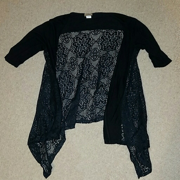 Lace back 3/4 sleeve sweater