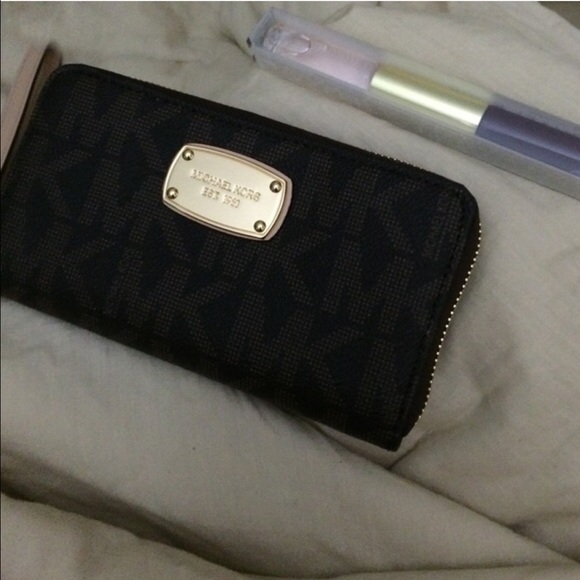Bag and wristlet