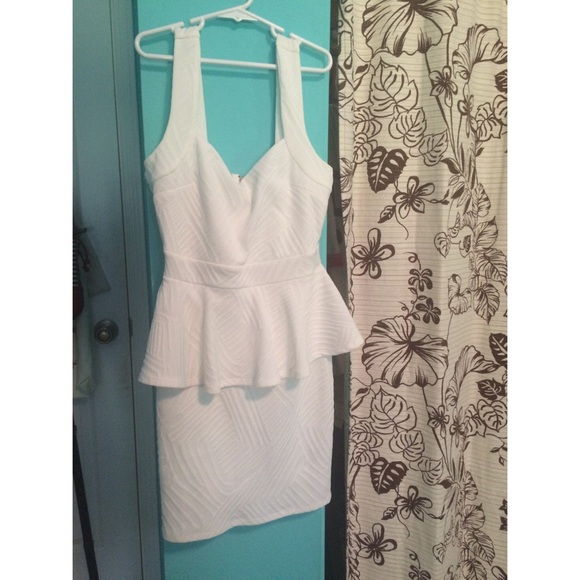 Form fitted white dress