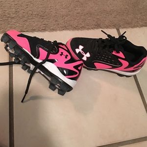 Baseball cleats