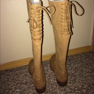 Knee high riding boots!🎉