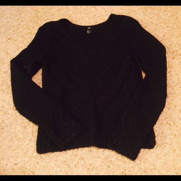 SOLD H&M black sweater - Picture 1 of 1