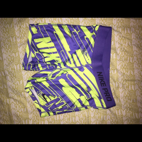 Nike pros - Picture 1 of 1