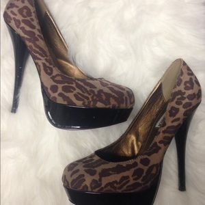 Steve Madden Leopard heels