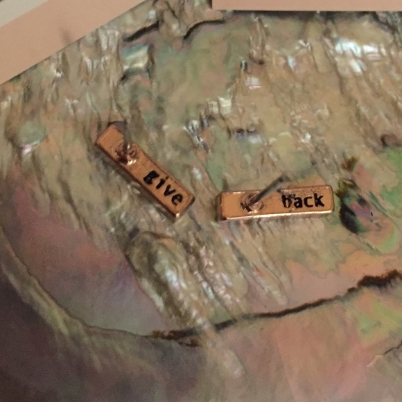 HP!🎉Simple Bar Earrings - Picture 2 of 4