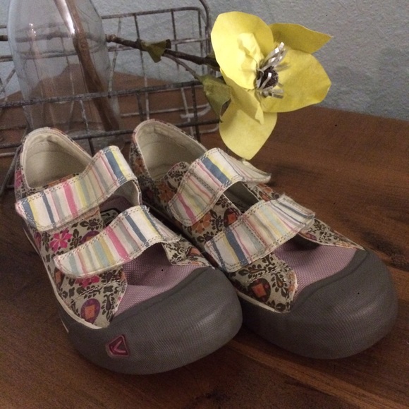 keen velcro shoes