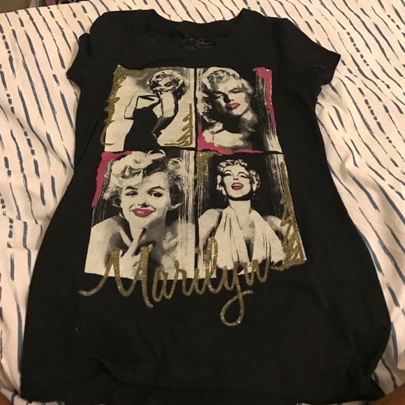 Marilyn Monroe shirt