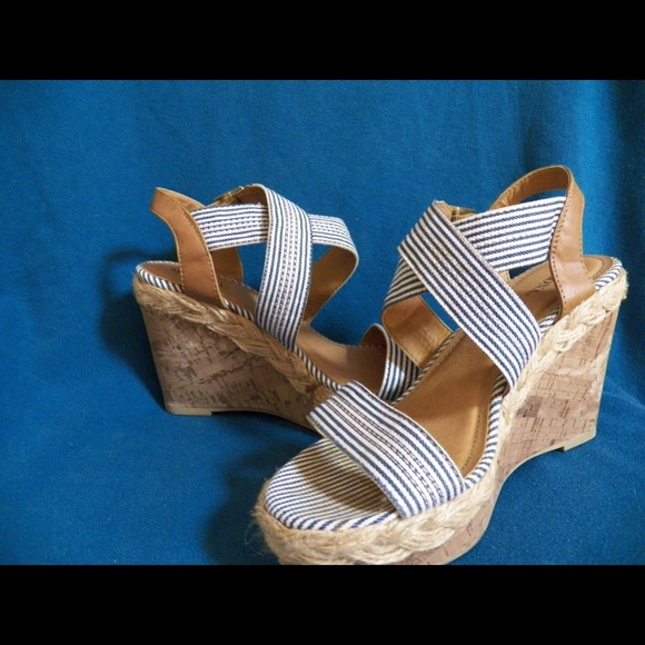Merona wedges- size 6.5-very comfy! - Picture 1 of 1