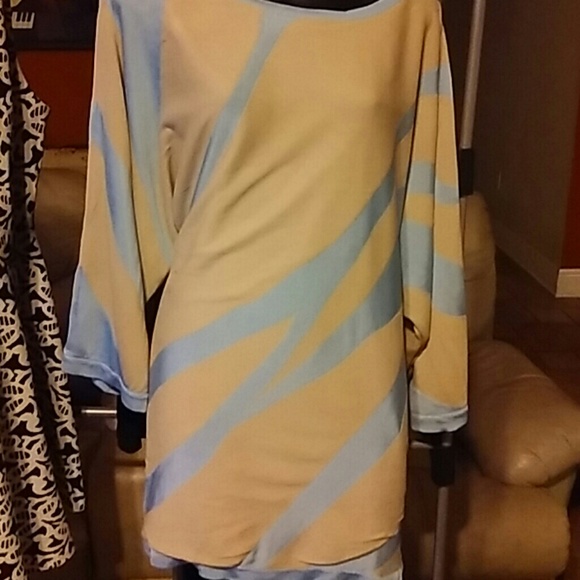 IMAN tan/powder blue sweater
