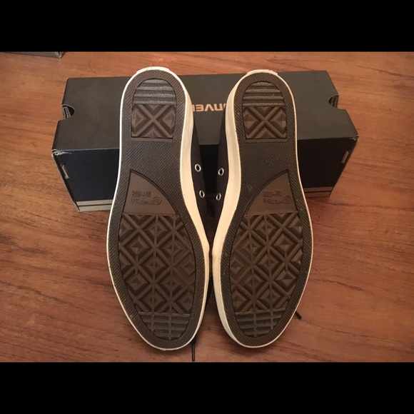 CONVERSE--SOLD - Picture 3 of 4