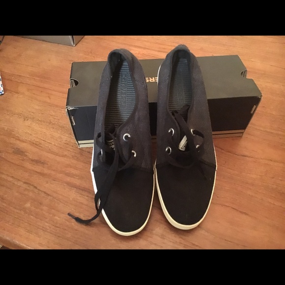 CONVERSE--SOLD - Picture 4 of 4