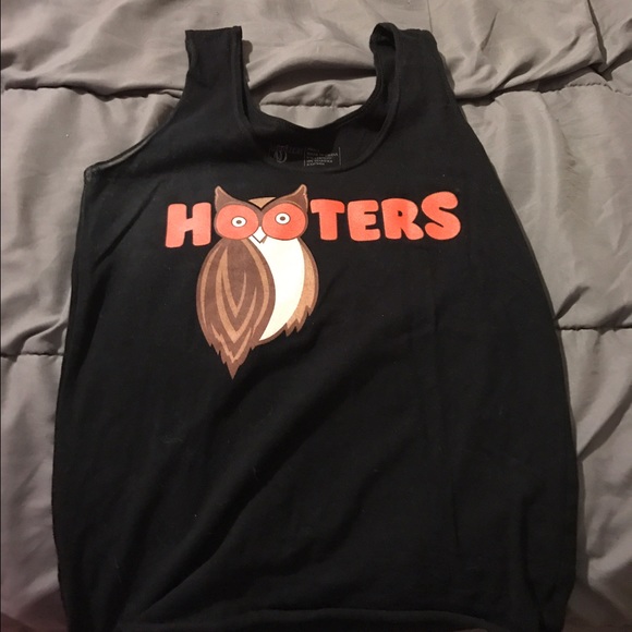 Small hooters girl tank top