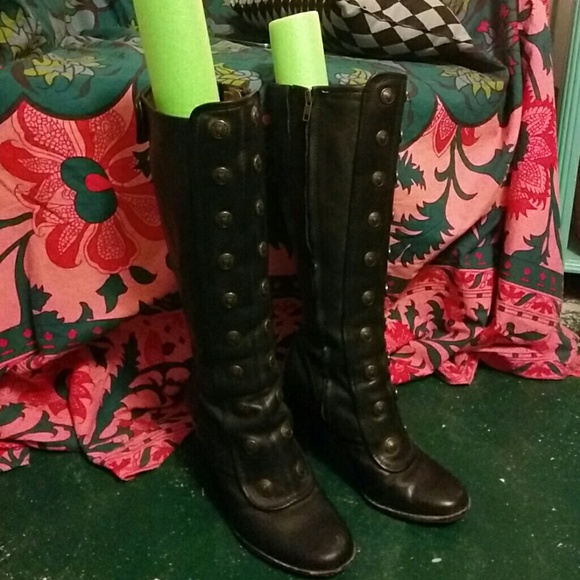 Frye Adrianna button boot 8