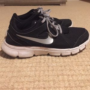 Black Nike Flex RN 2 Running Shoes