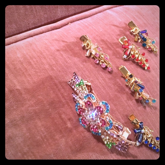 Custom handmade hairclips for Swarovski crystals