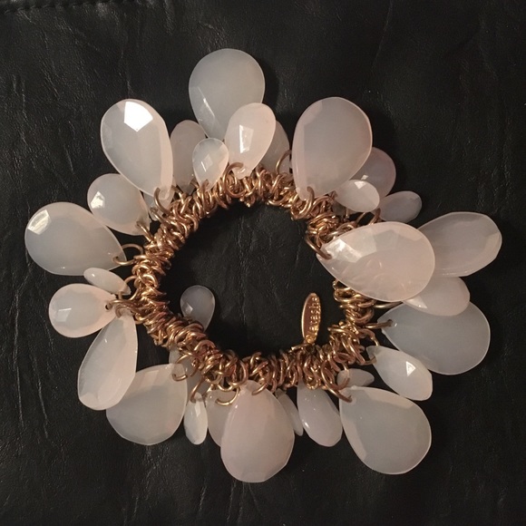 Elastic rose quartz statement bracelet - Picture 1 of 2