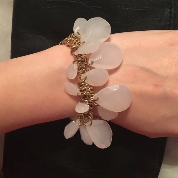 Elastic rose quartz statement bracelet - Picture 2 of 2