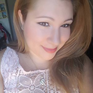 Meet your Posher, Yesenia