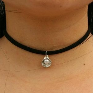 🌺PEARL SHELL VELVET CHOKER🕷🕸🌺