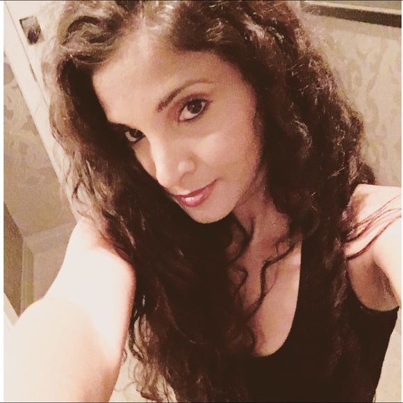 Meet your Posher - Picture 2 of 2