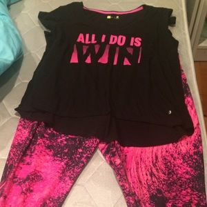 Xersion plus size workout leggings and tshirt.