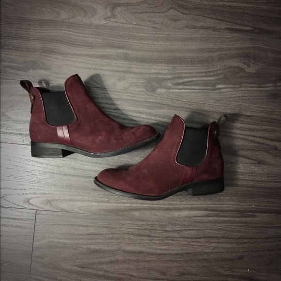 STEVE MADDEN BURGUNDY BOOTS