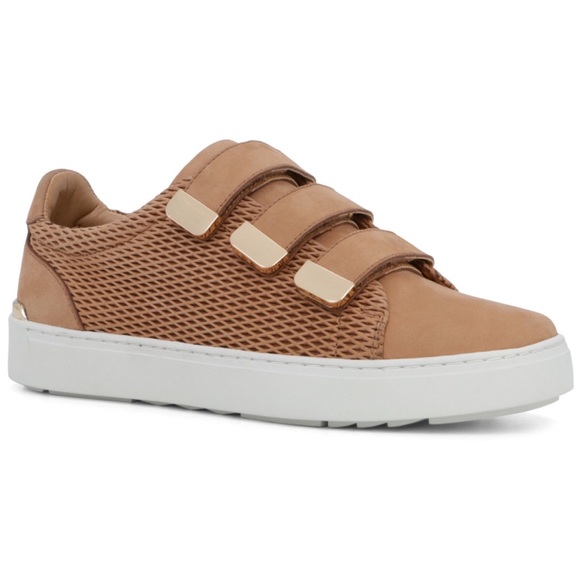 Cognac sneakers