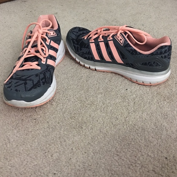adiddas running pink & grey sneakers !