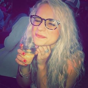 Meet your Posher, Samantha joy