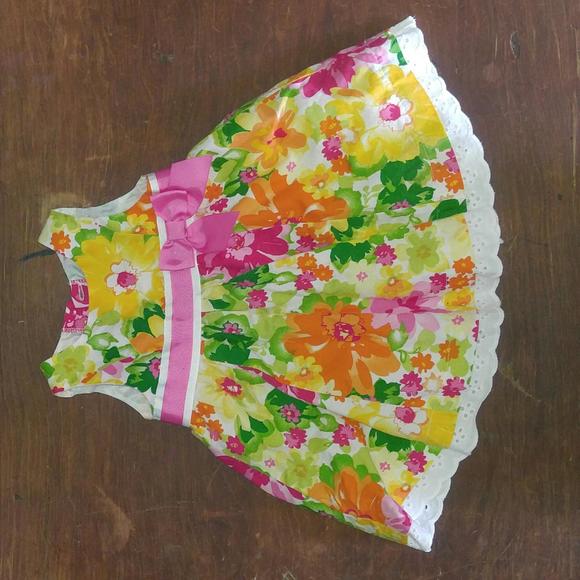 Floral, lined dress.