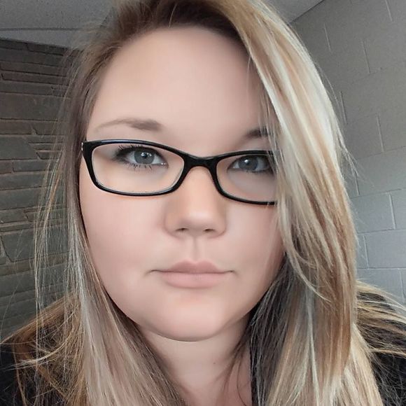Meet your Posher, Alesandra