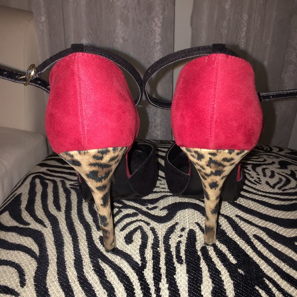 🔥 Leopard red and black heels 🔥 - Picture 3 of 4