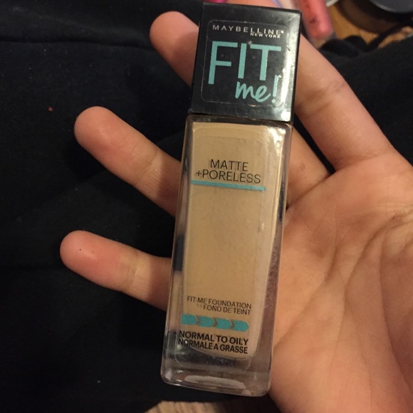 FIT ME FOUNDATION