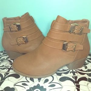 Camel Brown Top Moda Booties