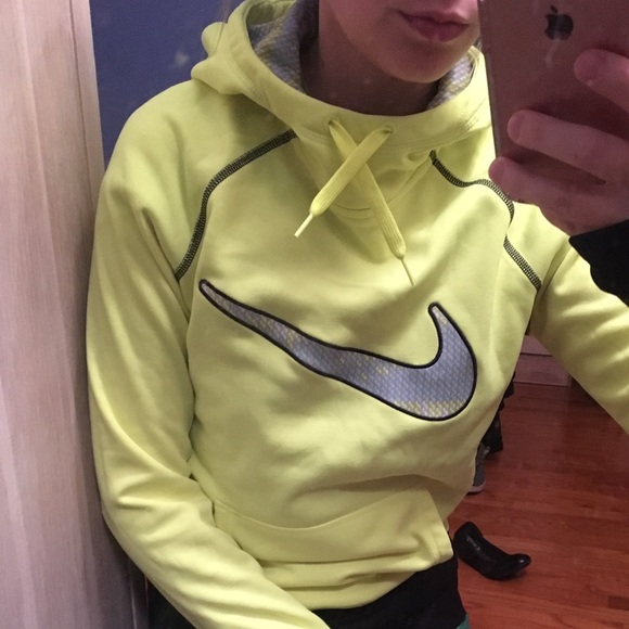 Nike Therma-Fit Women's Sweatshirt